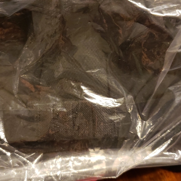 Victoria's Secret Incredible Lightweight Max - Picture 3 of 3